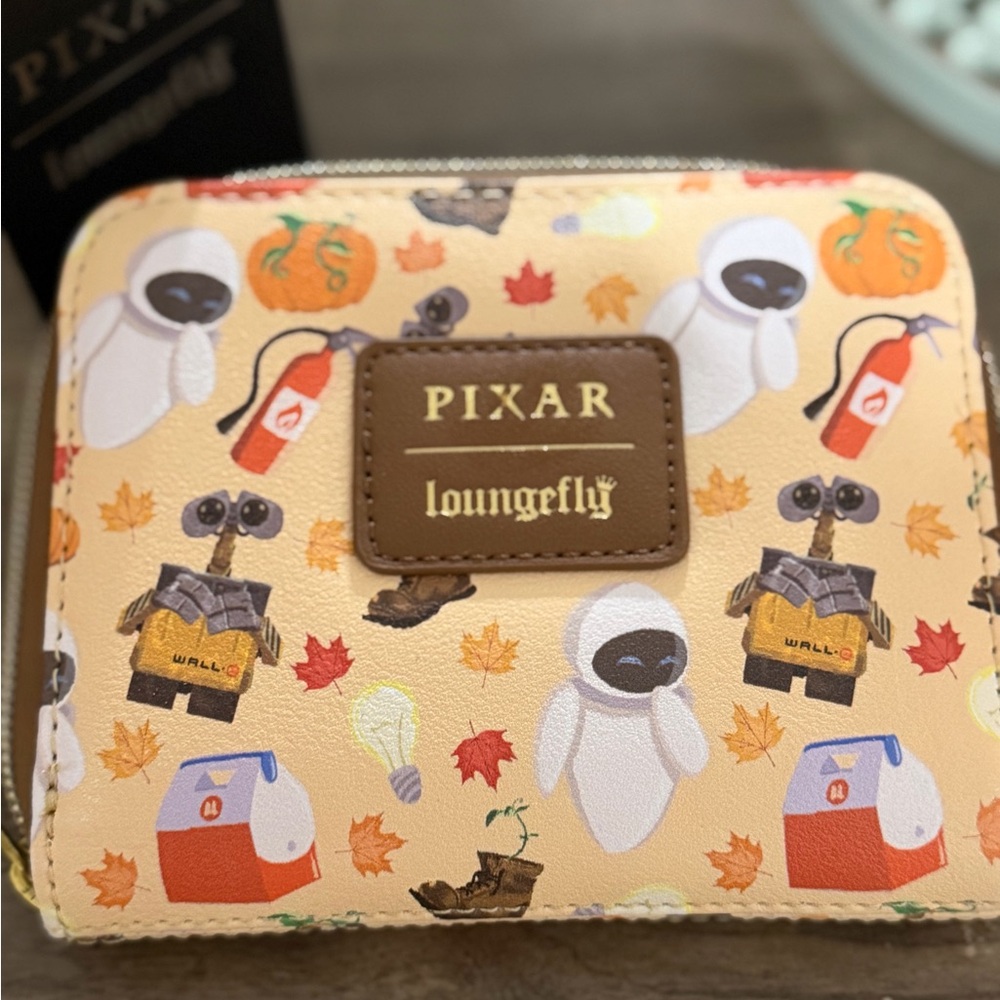NWT Loungefly Disney Pixar WALL-E Fall Icons Mini Zipper Wallet